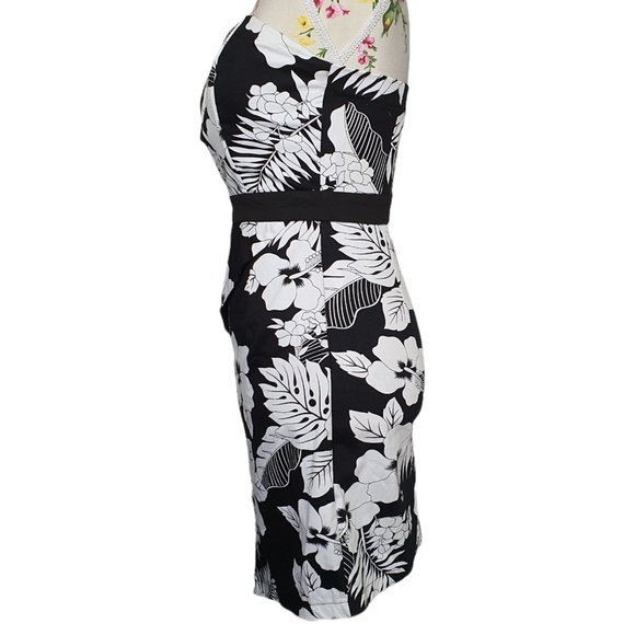 White Closet Floral Dress - Picture 4 of 8